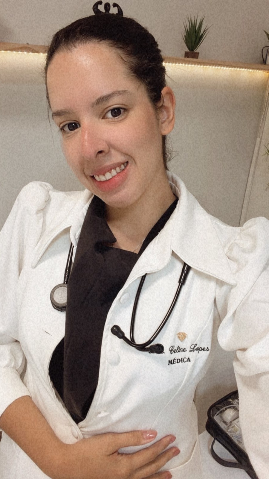 Dra. Celine Lopes • Médica (CRM-CE 25.970)
